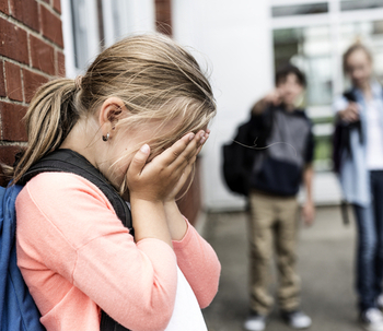 4 points qui vous permettront  d'aider votre enfant face au harcèlement scolaire