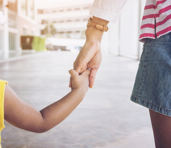 Comment la psychologie à domicile peut aider à construire le lien parental ?
