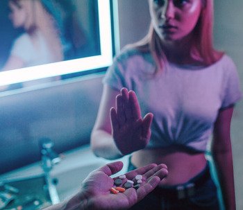 Types de drogues et leurs effets : quels sont les risques physiques et psychologiques de ces substances ?