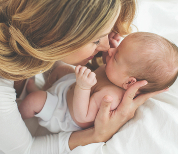12 caractéristiques de l'hypersensibilité chez le bébé